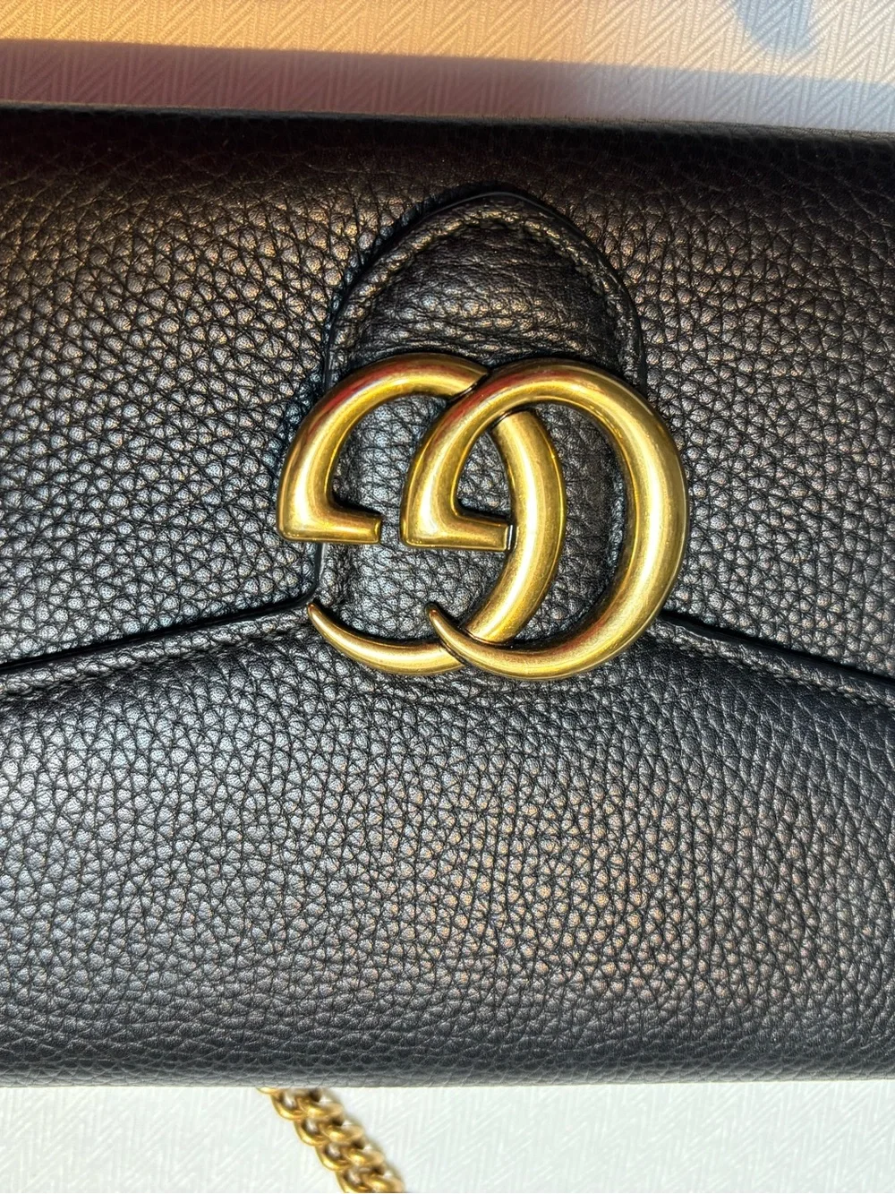 Gucci Black Leather Crossbody wallet on chain with Gold GG Chain - Picture 5 of 5